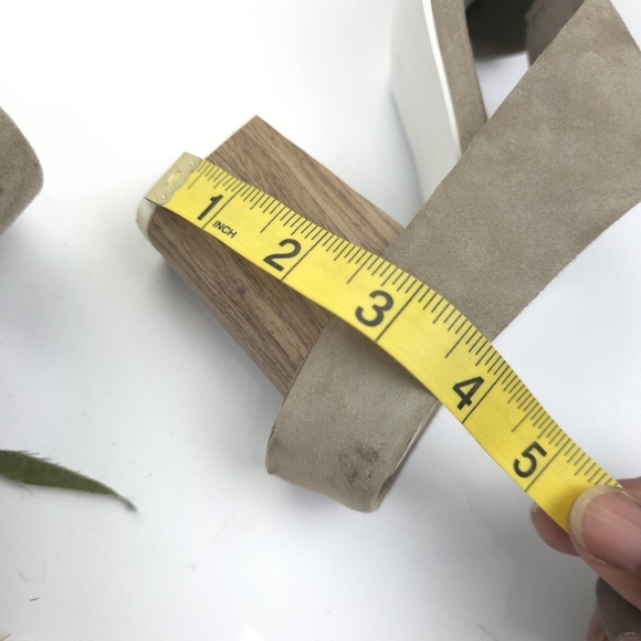 Seychelles Women's Grey Tan Suede Sandal Heels Sz 7 - Picture 10 of 10